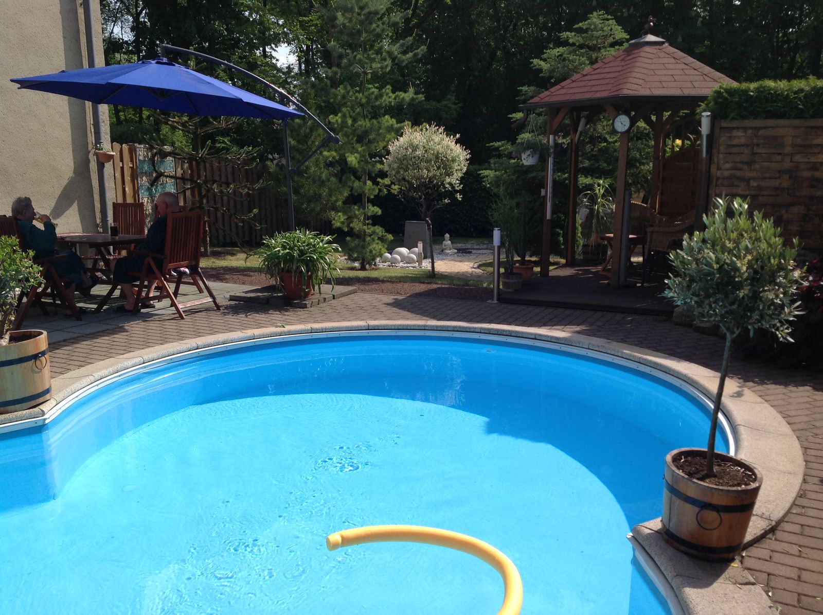 Beheizter Pool im Saunagarten